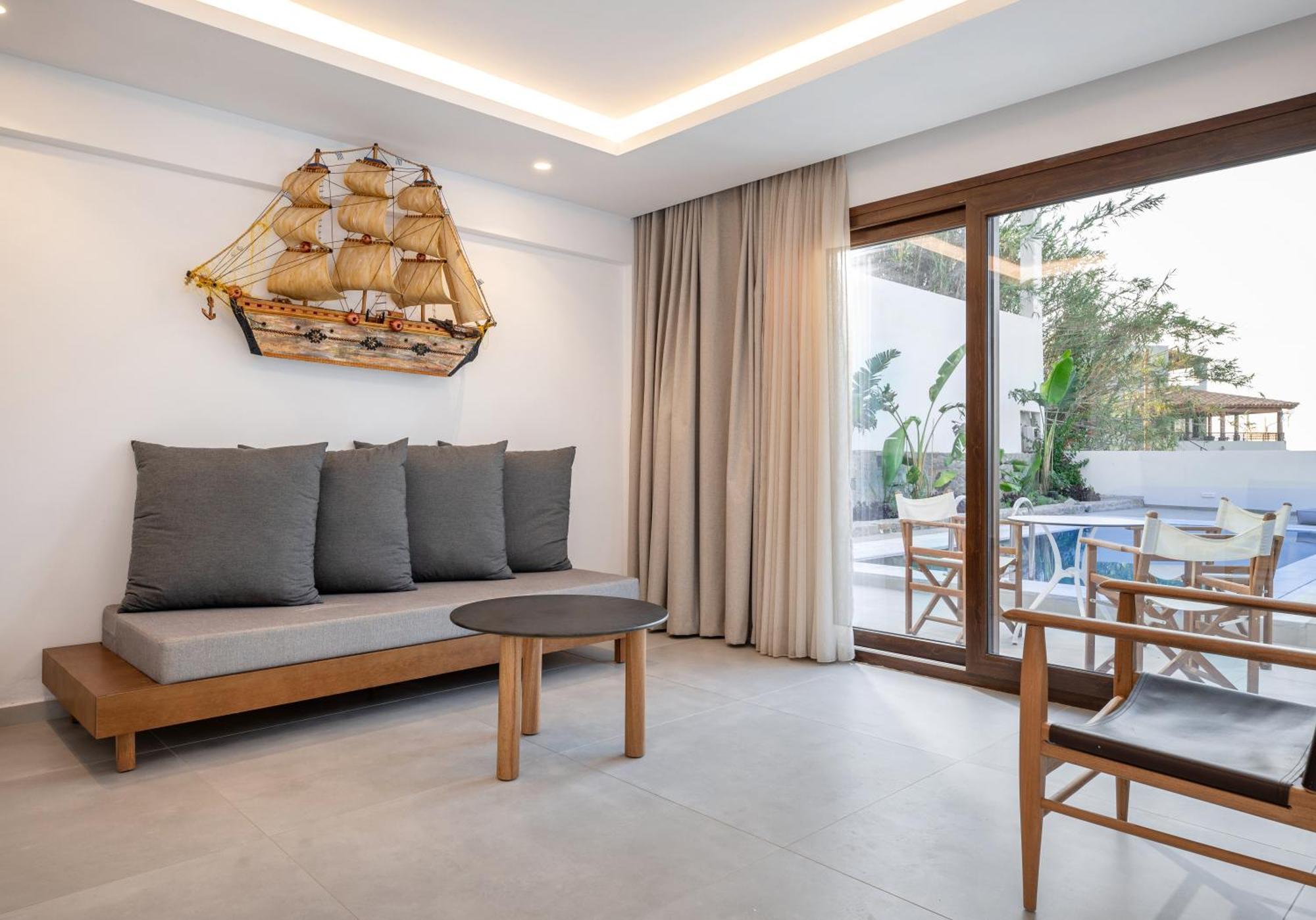 خيرسونِسوس Mika Villas & Suites الغرفة الصورة